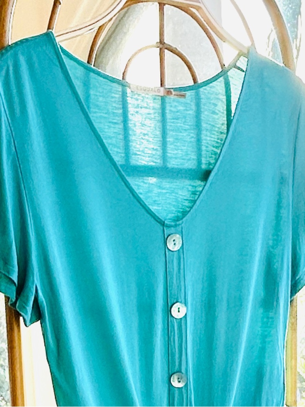 ESQUALO Teal Button-Front Tie Hem V-Neck Top New With Out Tags Size XS - Picture 3 of 8